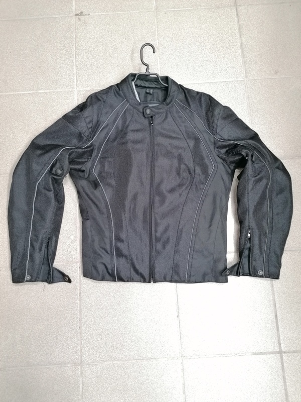 Moto striukė