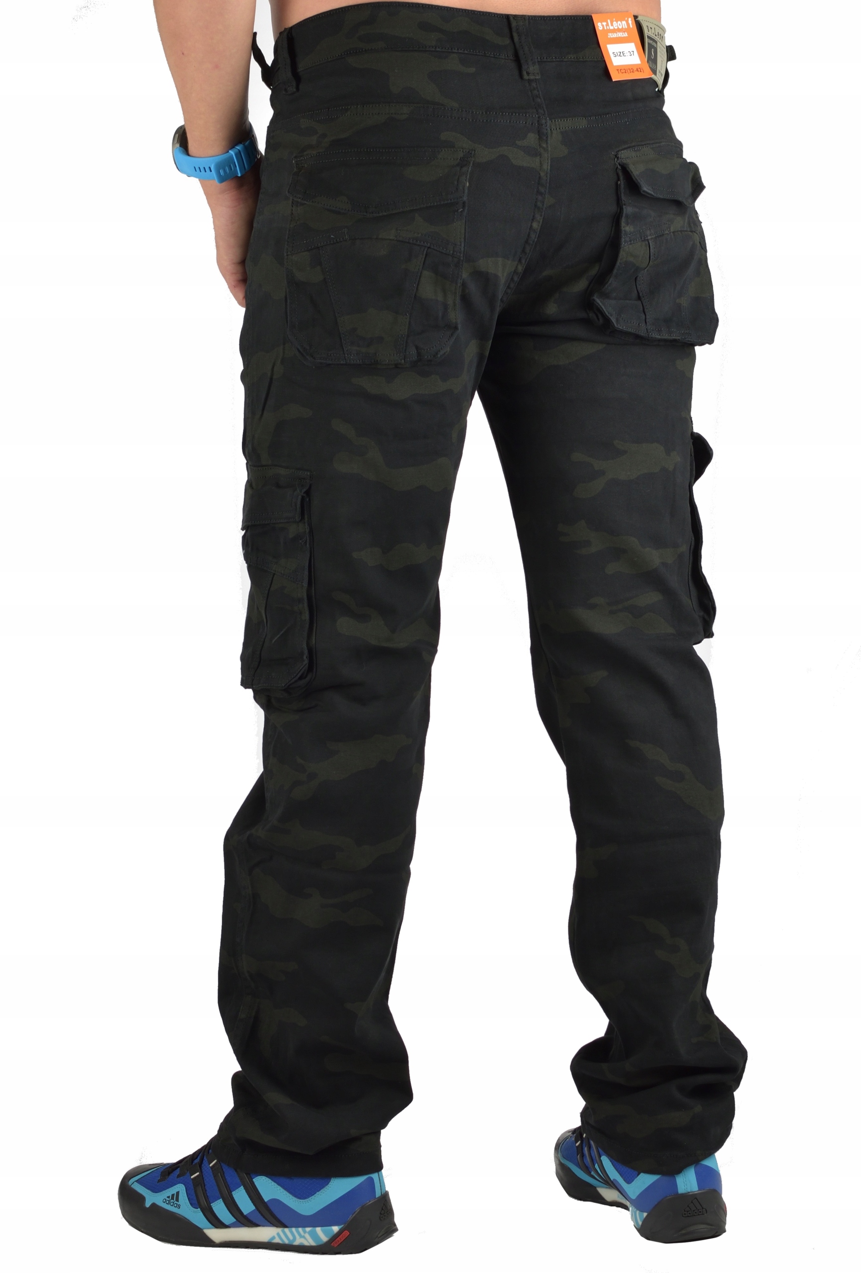 Juodas kamufliažas pašiltintos