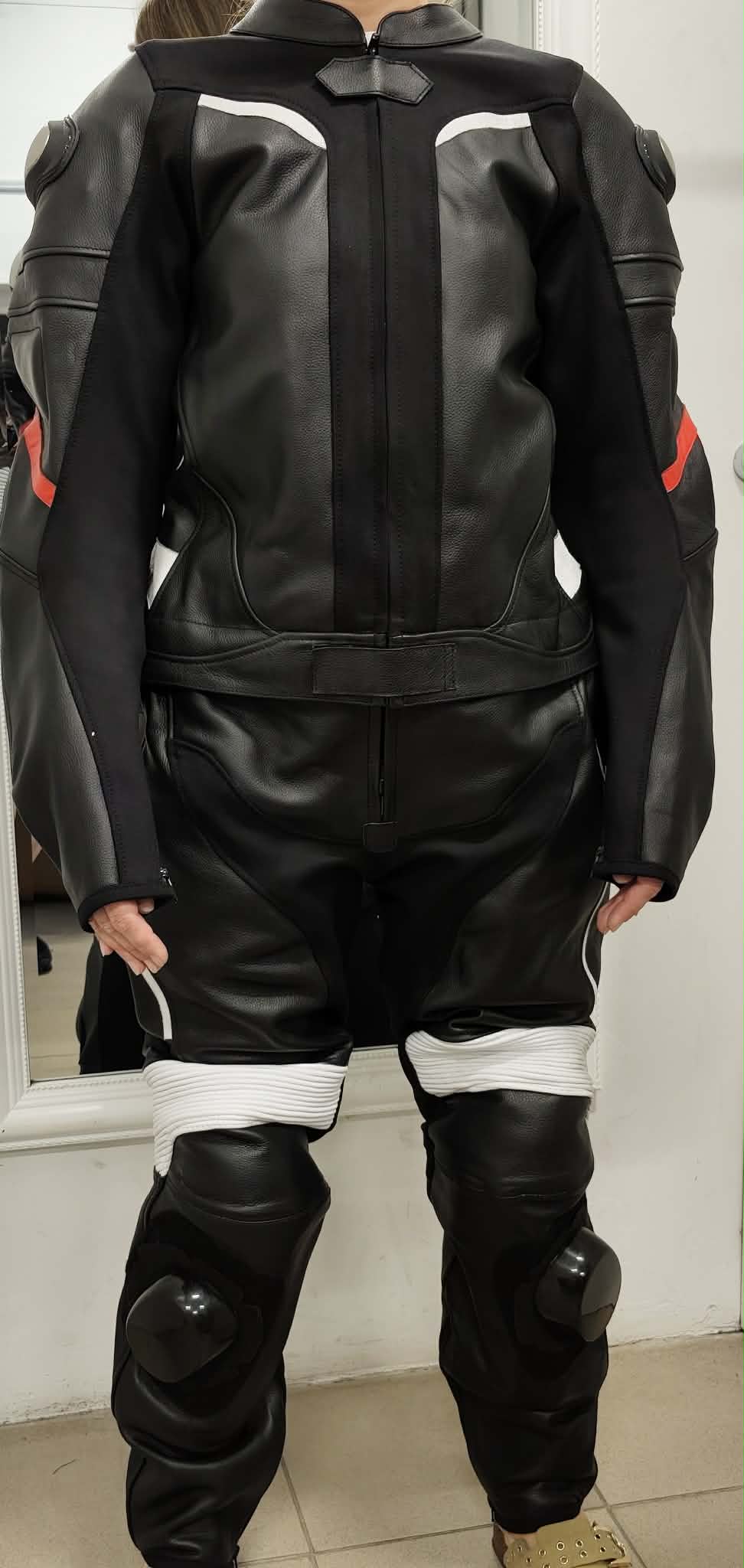 Moto kostiumas